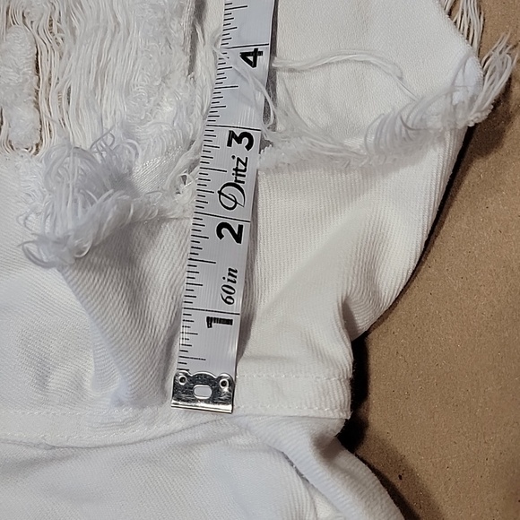 rag & bone Size 25 Marin White Cut Off Distressed Denim Short-Shorts, EUC - Picture 7 of 11
